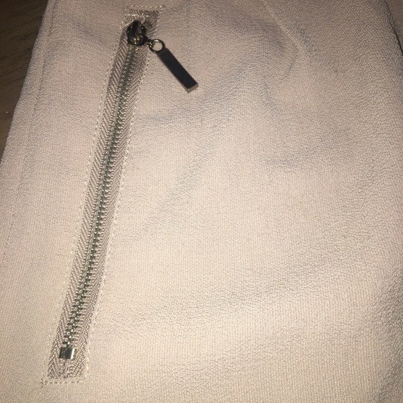 Shorts - Picture 3 of 5